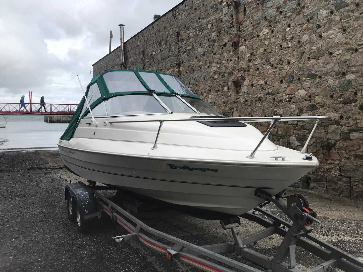 2000 Bayliner Capri 1952 With Twin Axle SBS Road Trailer