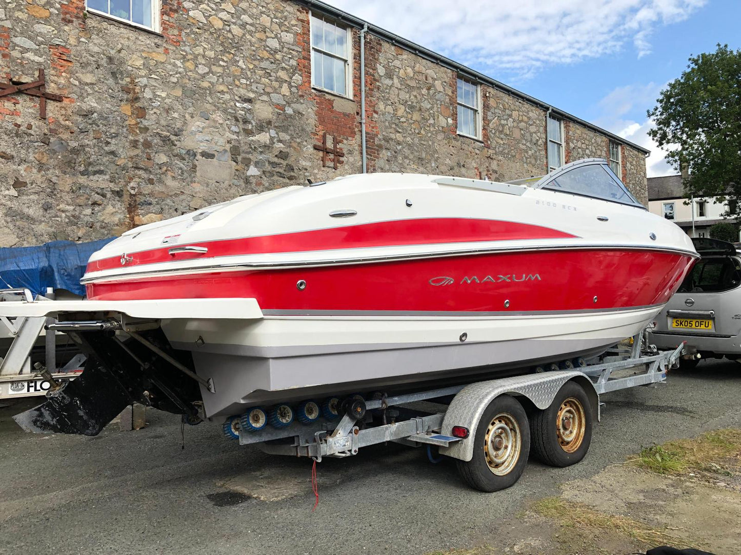 2008 Maxum 2100 SC3 & Bramber Tailer