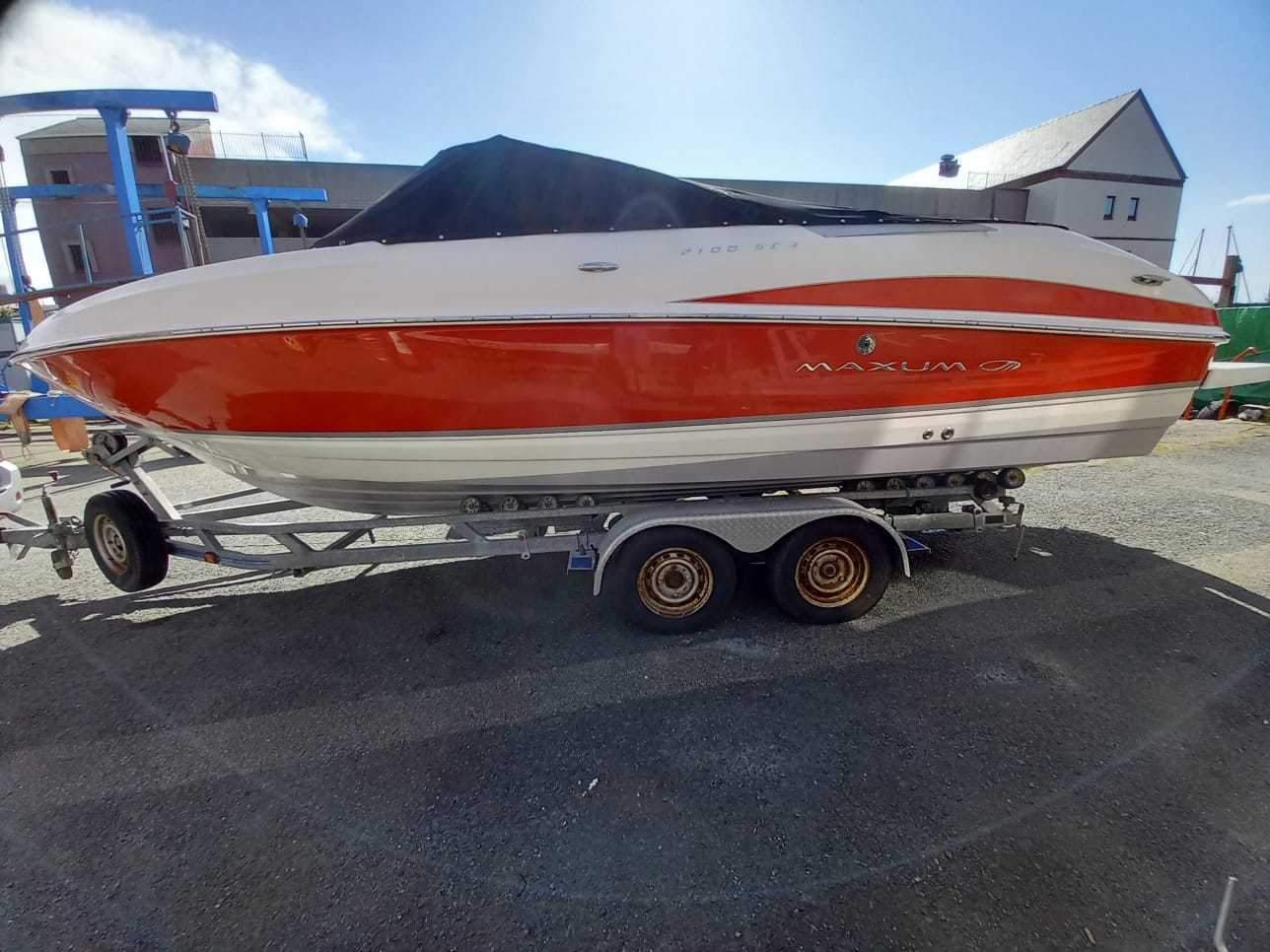 2008 Maxum 2100 SC3 & Bramber Tailer